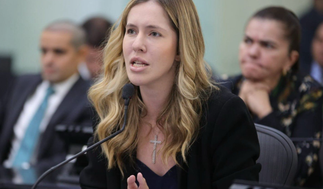 Cibele Moura propõe reagendamento automático de consultas para autistas e pessoas com TDAH