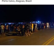 Balada perigosa: jovens dançam no meio de rodovia em Porto Calvo