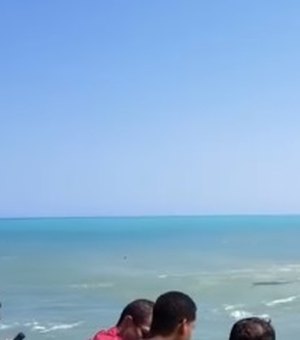 Jovem desaparece ao pular do Emissário Submarino na Praia do Sobral