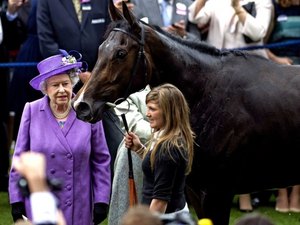 Rainha da Inglaterra tem égua de corrida pega em exame de doping