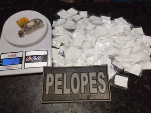 Adolescente é apreendido com mais de  200 papelotes de cocaína em Penedo