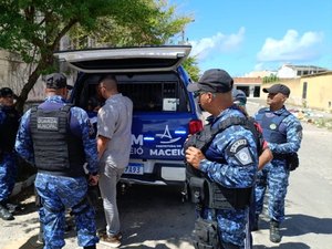 Guarda Municipal prende suspeito por tráfico de drogas na Praça da Faculdade