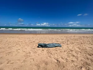 Adolescente morre afogado na praia de Jacarecica