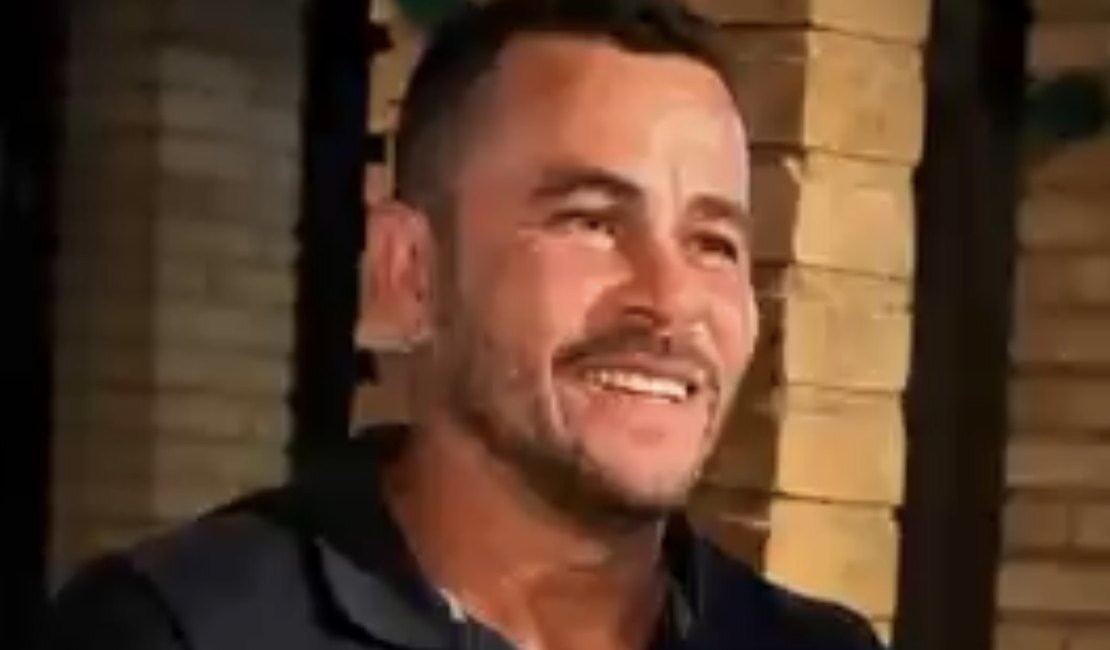 Cabeleireiro é assassinado a tiros dentro de salão em Barra de Santo Antônio