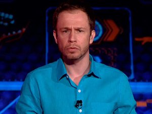 'BBB18': Tiago Leifert questiona família Lima sobre selinhos