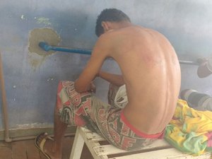 Jovem tenta furtar ferramentas de prédio em construção e se depara com dez trabalhadores no local