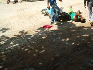 Cinquentinhas colidem e duas pessoas ficam feridas em Japaratinga