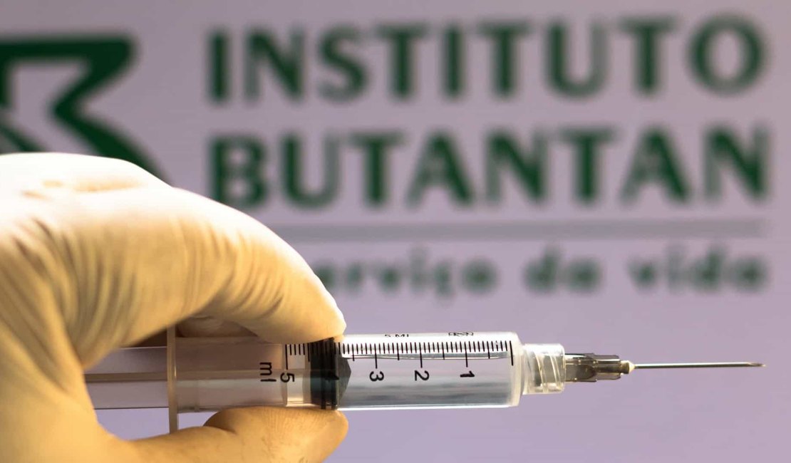 Governadores querem fechar com Pazuello a data entre 22 e 27 de janeiro para vacinação