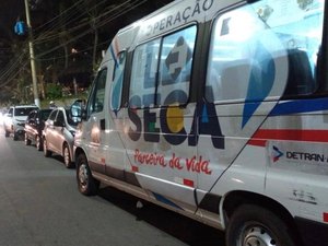 Lei Seca multa 23 condutores por irregularidades de trânsito em Maceió