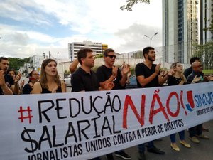 'Seguiremos de cabeça erguida', diz presidente de entidade sobre greve dos jornalistas 