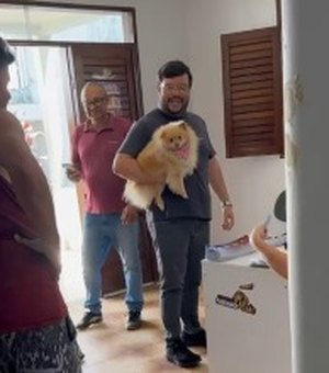 Cadelinha Love é devolvida à família após ser furtada na porta de casa em Arapiraca
