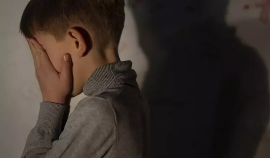 Polícia avança em caso de agressão a menino autista em clínica de Maceió; mãe foi ouvida