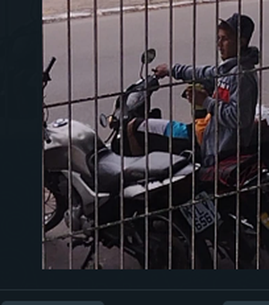 [Vídeo] Suspeito é flagrado furtando moto em frente a empresa de telemarketing, em Arapiraca