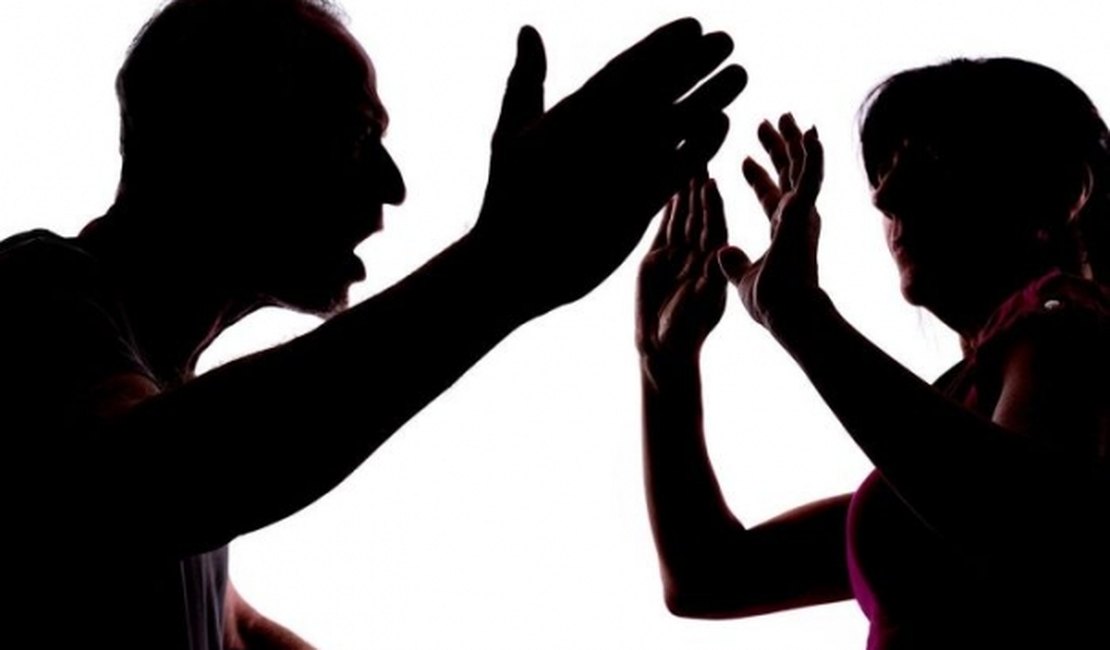 Homem é preso após perseguir ex-companheira no Cidade Universitária