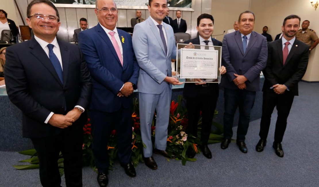 Juiz Hélio Pinheiro recebe título de cidadão honorário de Alagoas