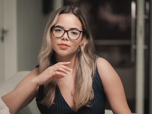 Vitória Farias:  A jovem estrategista que transforma redes sociais em potência de negócios para empresas e influenciadores