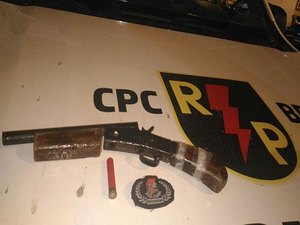 Adolescente é apreendido com uma espingarda artesanal no Benedito Bentes