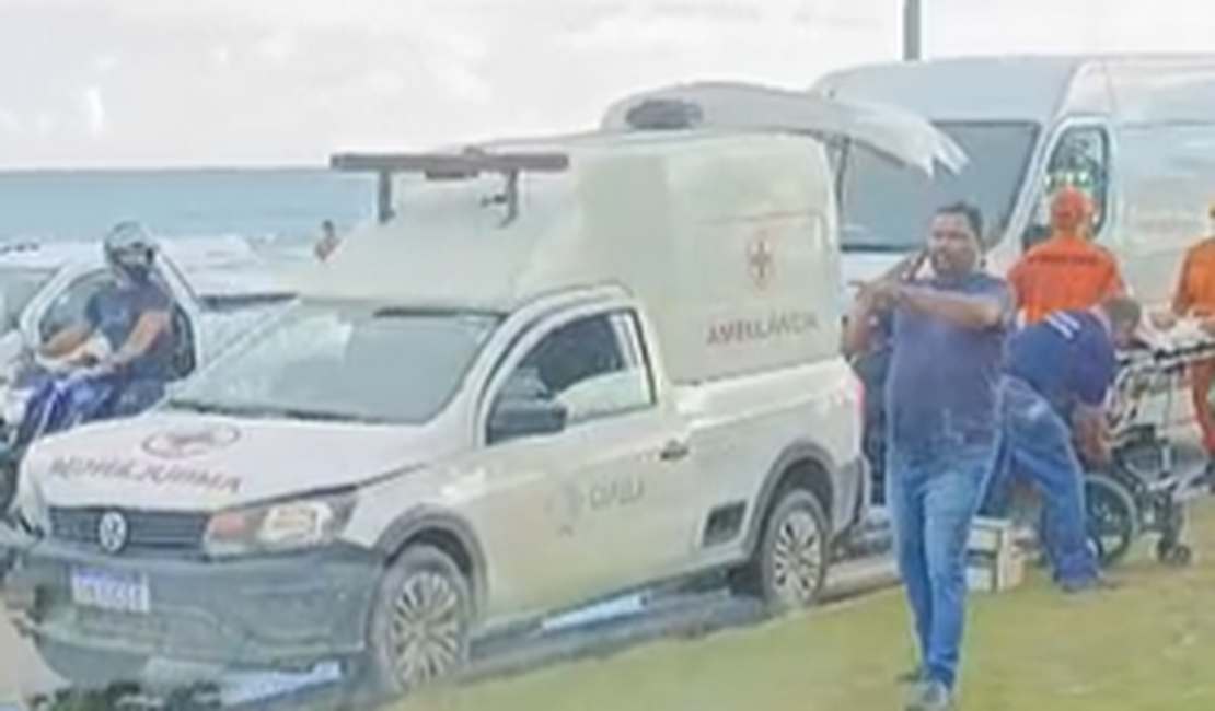 Colisão envolvendo ambulância e carro é registrada na Avenida Assis Chateaubriand