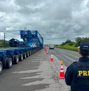 PRF realiza escolta do segundo transformador gigante em direção a Paraíba