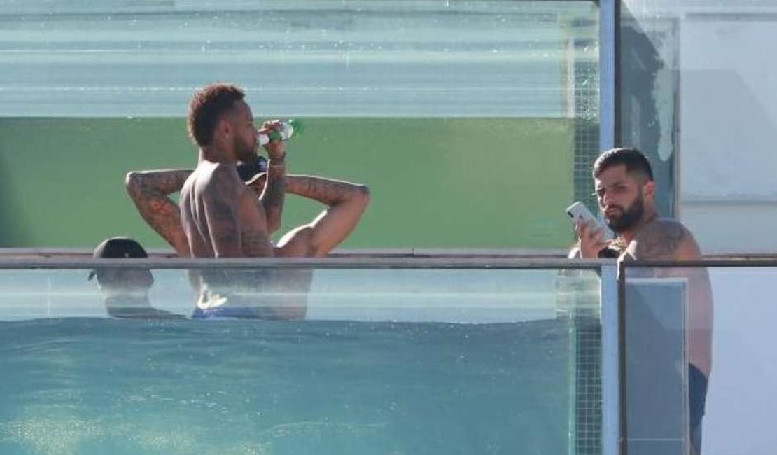 Neymar Curte Piscina E Churrasco Em Passagem Pelo Rio 7segundos Maceio