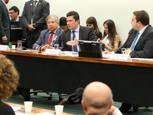 Moro reitera que conversa entre juízes e promotores é trivial