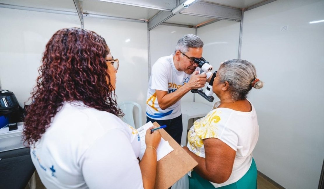 Olhar da Gente realiza triagens para cirurgias de catarata na comunidade Grota do Cigano