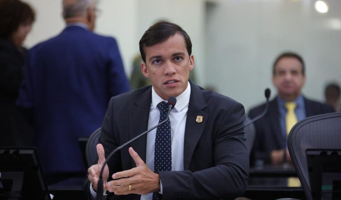 Deputado Leonam critica governador e cobra atendimento às demandas do SINTEAL