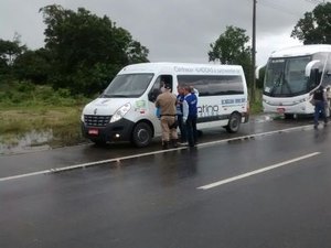Procon Alagoas autua veículos de turismo por irregularidades na AL-101 Sul
