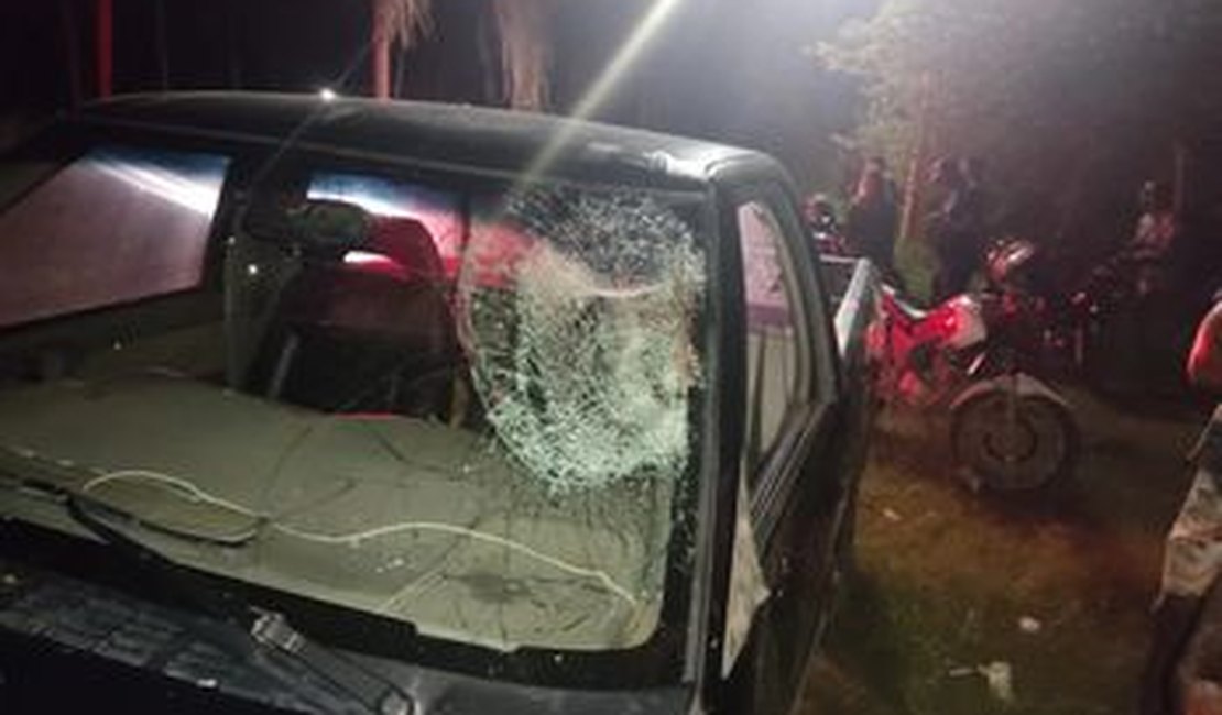 Colisão frontal entre moto e caminhonete deixa homem ferido em Japaratinga