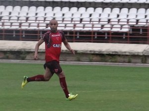 Ricardinho não treina no CRB e vira dúvida para a partida contra o Mogi