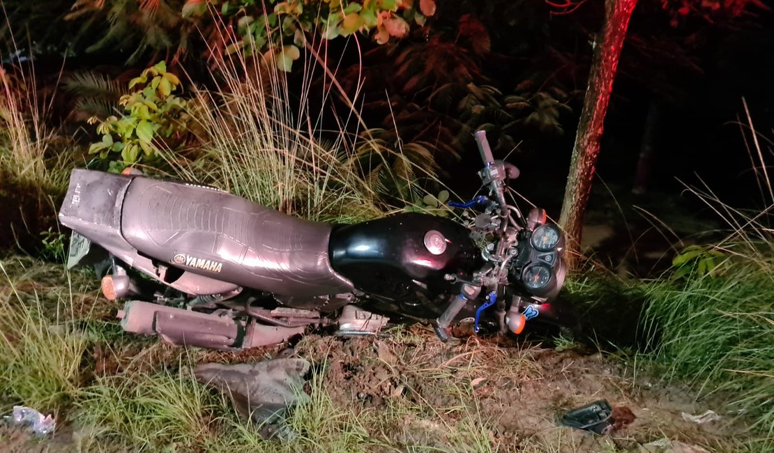 Colisão frontal entre carro e moto deixa motociclista ferido na AL-215, em Marechal Deodoro