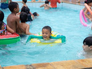 Dia das Crianças do Espaço Trate tem dia de piscina, música ao vivo e muitas brincadeiras