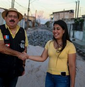 Prefeito de Rio Largo acompanha avanço nas obras de pavimentação e drenagem no Conjunto Mário Mafra