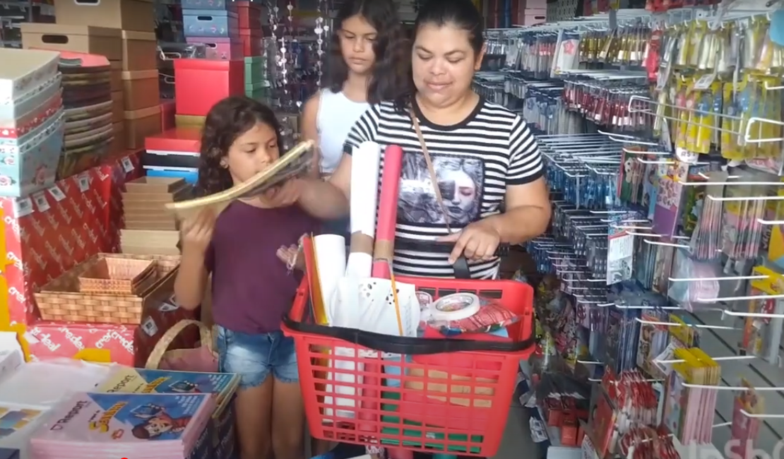 [Vídeo] Volta às aulas aumenta movimento nas papelarias de Palmeira dos Índios