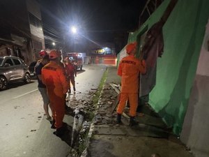 Telhado de escola municipal desaba após fortes chuvas em Arapiraca