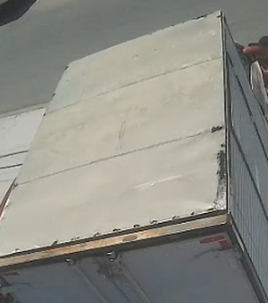 Homem é flagrado furtando celulares e cartão de débito em caminhão na Ponta Verde