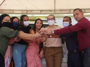 Prefeita Tainá Veiga entrega veículo 0km ao Conselho Tutelar de Lagoa da Canoa