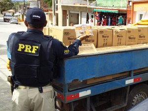 PRF recupera carga saqueada e receptor é autuado em flagrante 