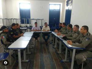 Comandante do 8º Batalhão faz reunião importante e bastante proveitosa visando combater possíveis ataques à escolas
