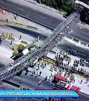 Passarela desaba após colisão de caminhão na avenida Brasil