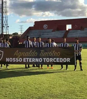 Botafogo entra em campo com faixa em homenagem a Agnaldo Timóteo