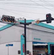 [Vídeo] Semáforos desregulados causam transtornos no centro de Arapiraca