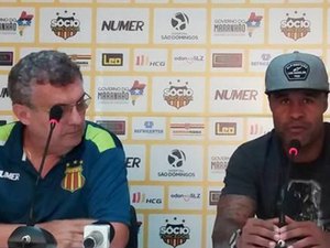 Depois de 22 anos de carreira, volante Marcos Assunção anuncia aposentadoria