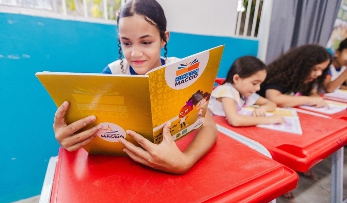 Educação de Maceió avança na alfabetização na idade certa e fluência leitora cresce mais de 100%
