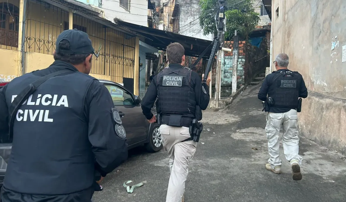 Assessora de vereador e mais sete pessoas são presas em megaoperação contra organização criminosa de Salvador