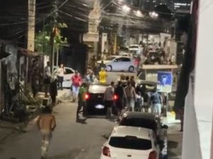 Homem é morto a tiros próximo a mercadinho no Jacintinho, em Maceió