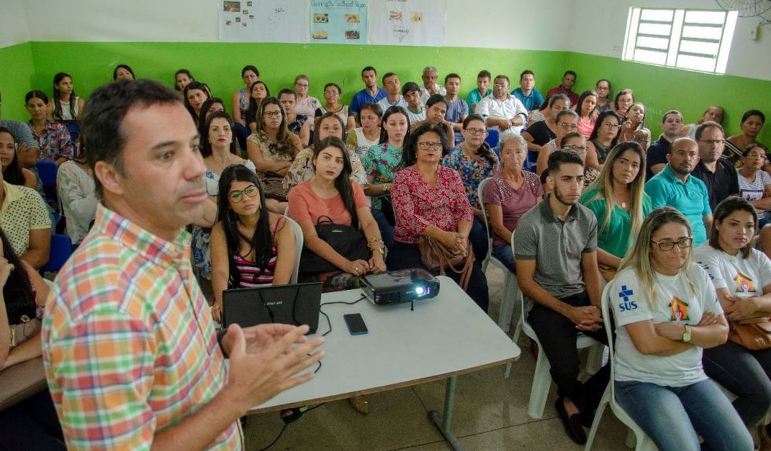 Secretário de Saúde reúne servidores, apresenta planejamento e anuncia recesso