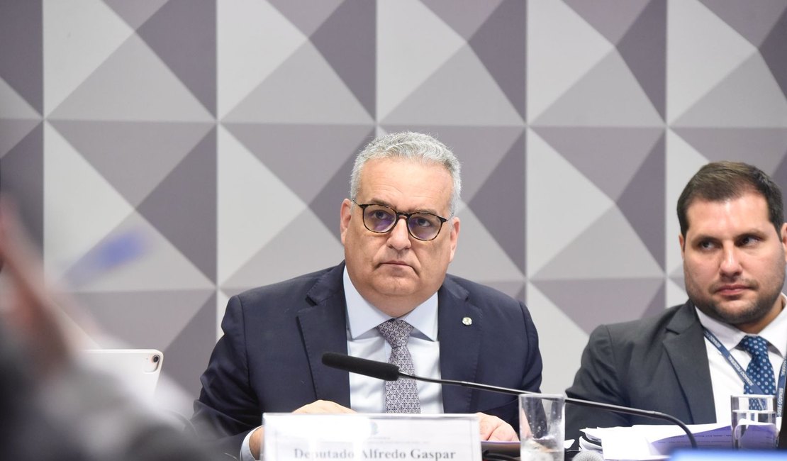 Farra do INSS: Alfredo Gaspar mira coordenador do PT e pede quebra de sigilo