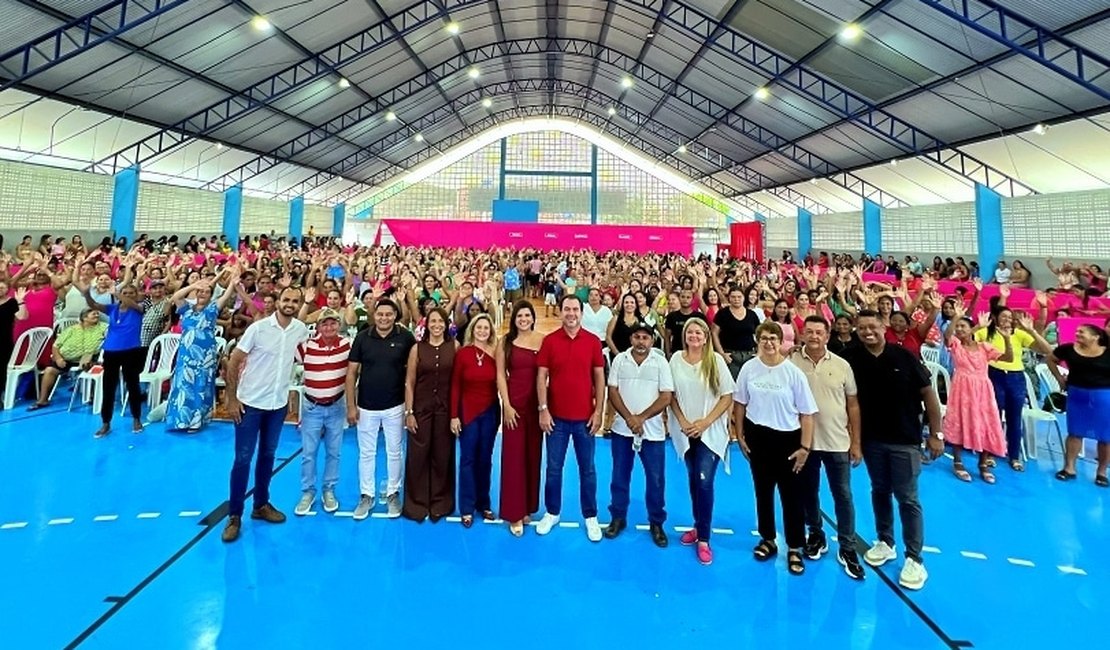 Prefeita Marcela Gomes promove grande show de prêmios para comemorar o Dia das Mães em Novo Lino