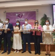 Vice-prefeita Rute Nezinho representa Arapiraca na cerimônia de entrega do Prêmio Município Amigo da Mulher